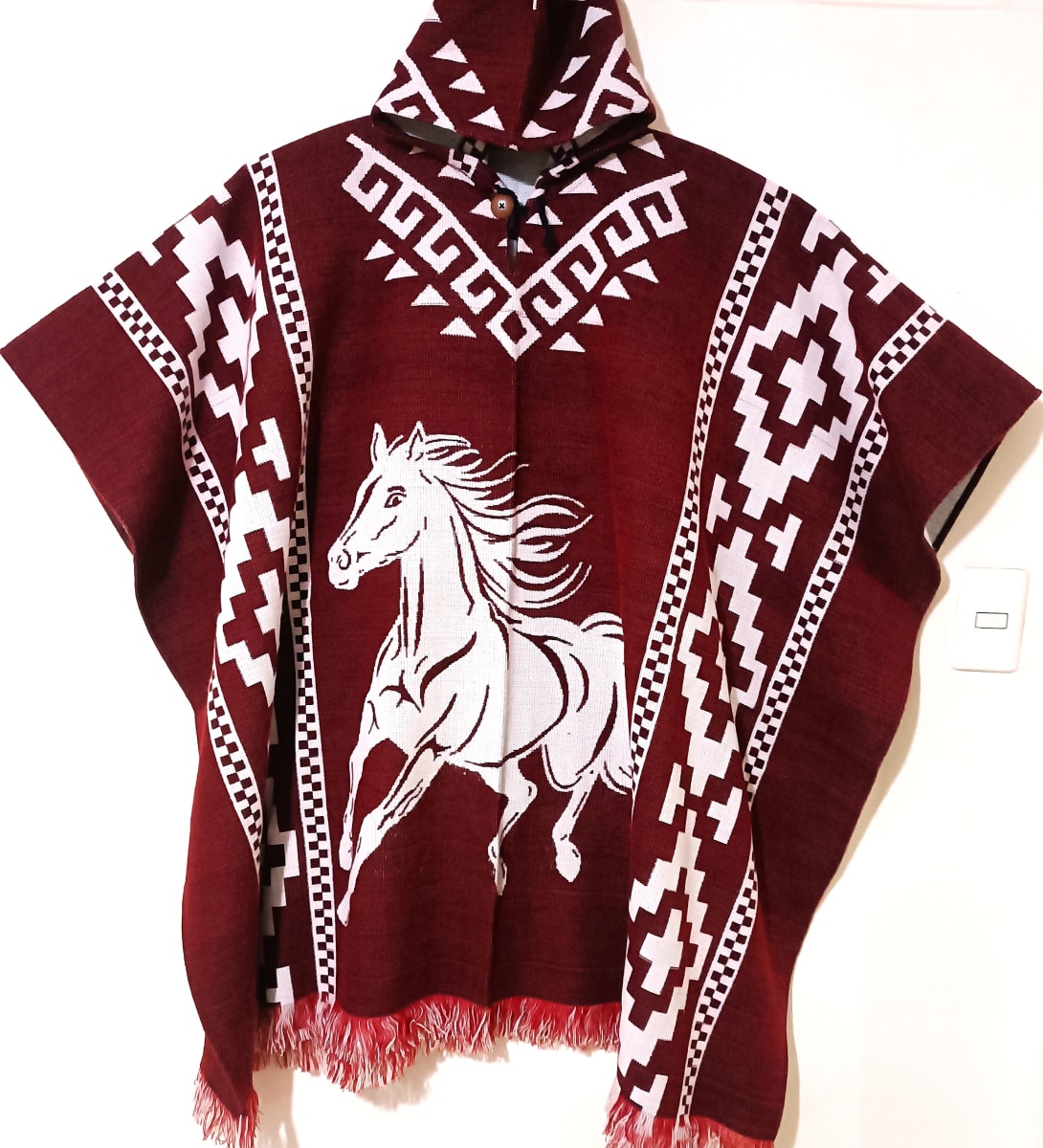 PONCHO ALPACA CABALLO VINO TINTO1