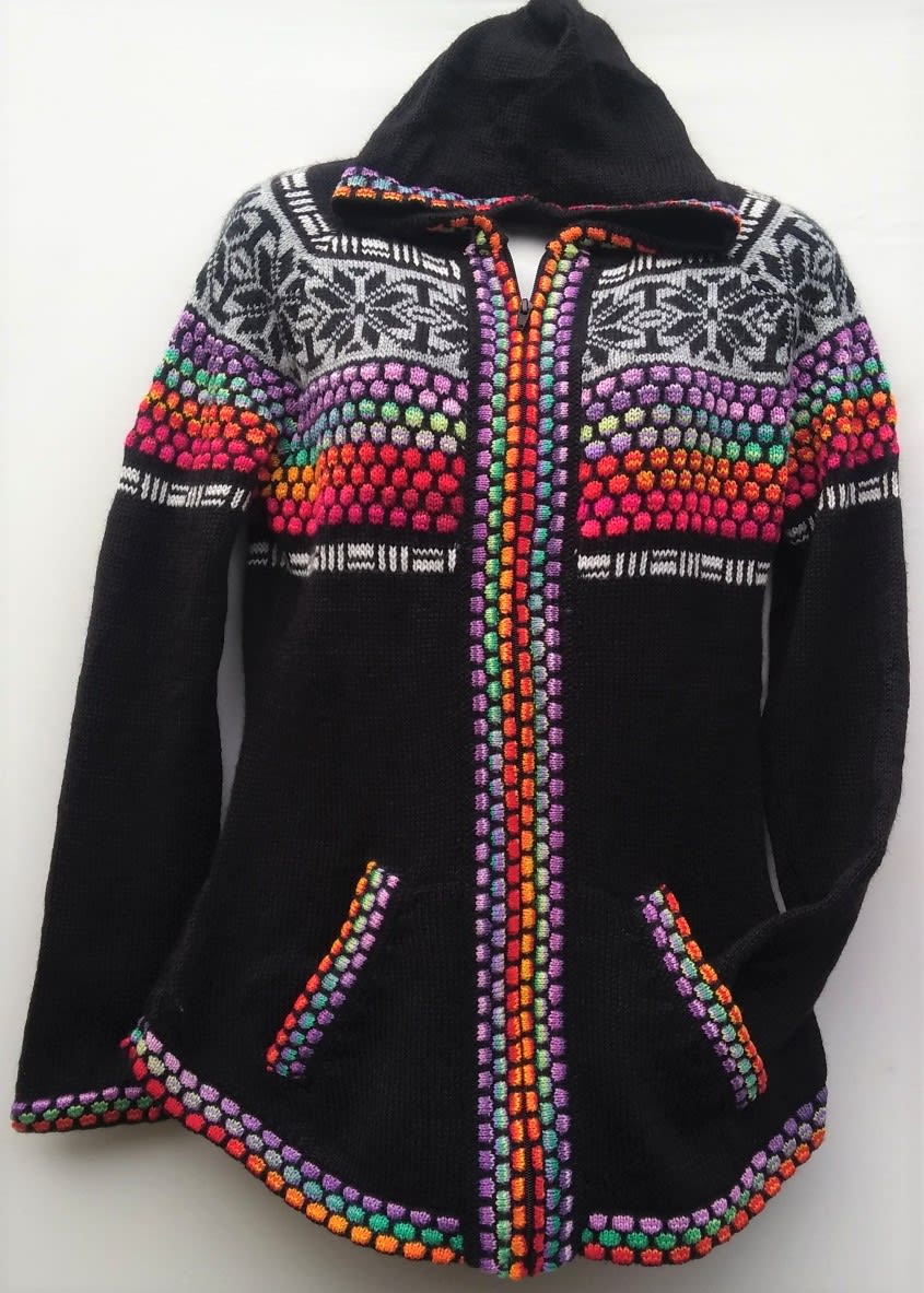 chompa cuzqueña con capucha1