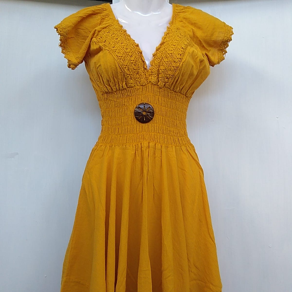 Vestido mostaza en punta y amarre2