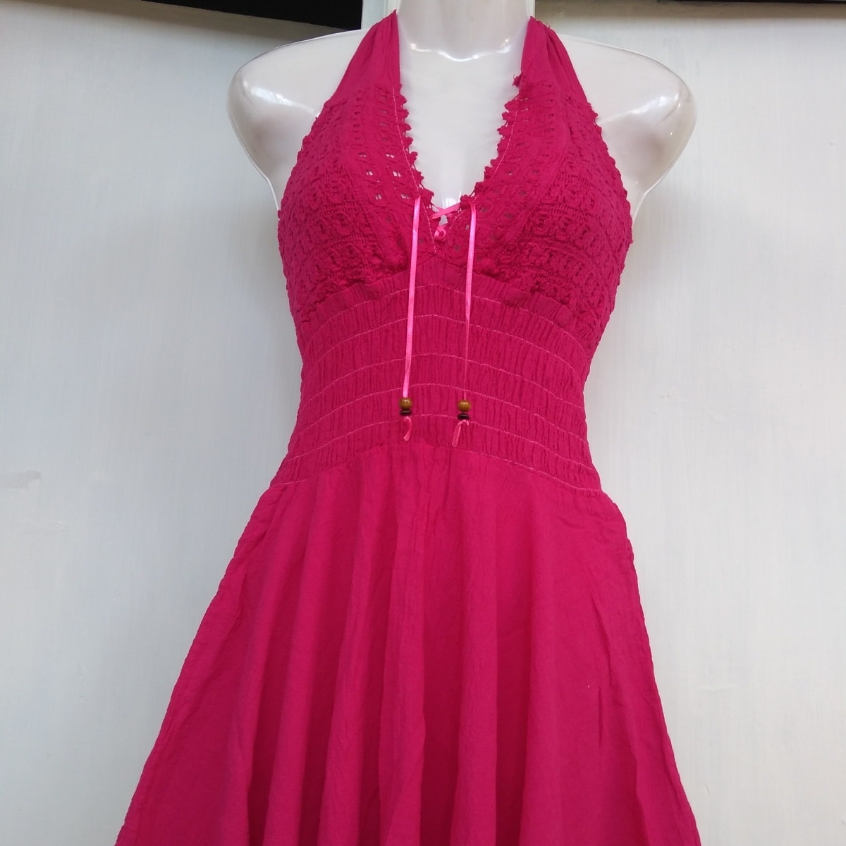 Vestido fucsia en punta2
