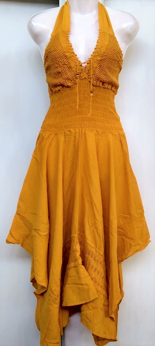 Vestido mostaza en punta y amarre1