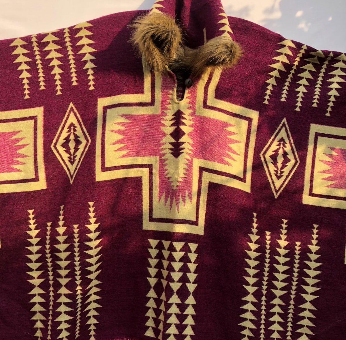 Poncho Capucha Violeta Diseño2