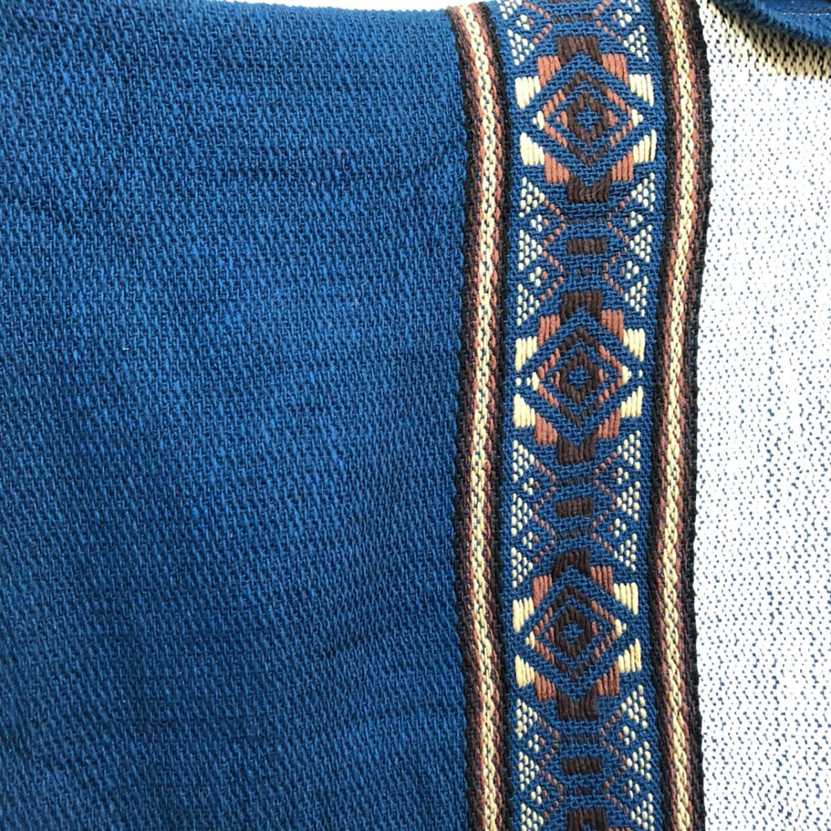 PONCHO AZUL OSCURO Y RAYAS2