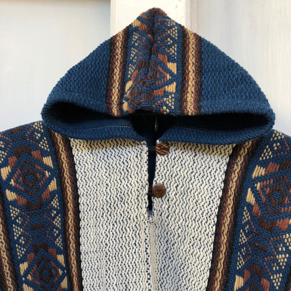 PONCHO AZUL OSCURO Y RAYAS3