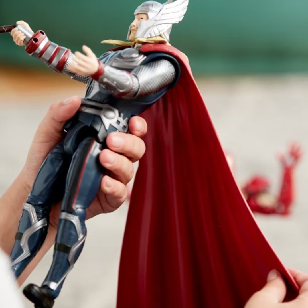 Marvel Thor Figura de Accion Multicolor Con efectos de sonido y frases3