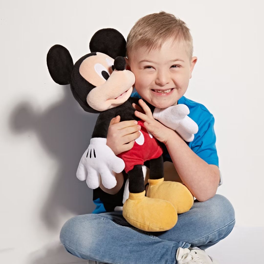 Peluche Mediano Disney Store Mickey Mouse3