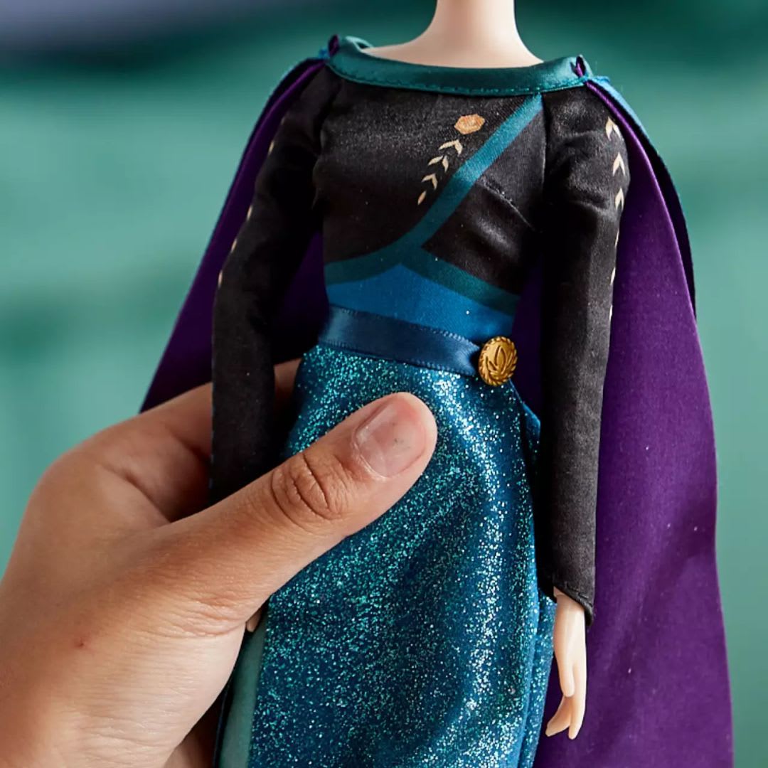 Muñeca Disney Store Anna Clasica Frozen 28