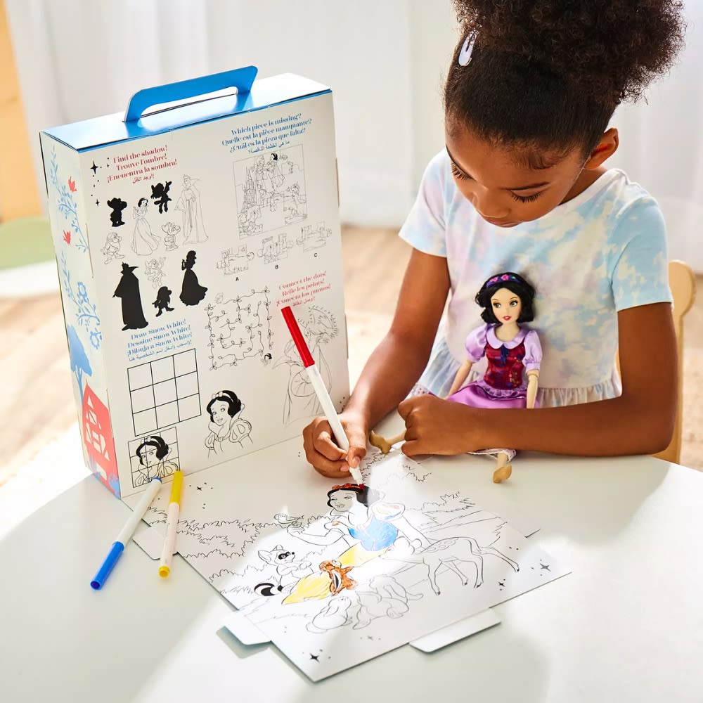 Muñeca Disney Store Blanca Nieves con ropa y accesorios6