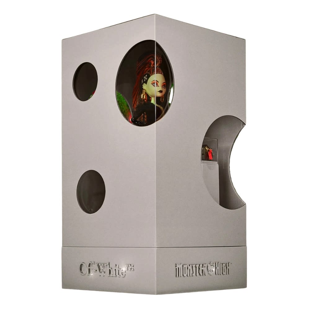 Muñeca Edición Limitada Off-White c/o Monster High Electra Melody4