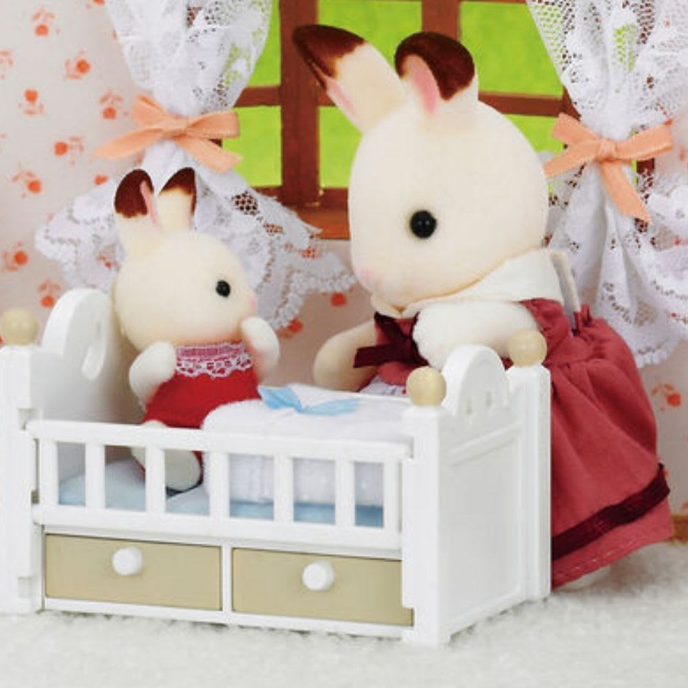 Juguete Sylvanian Ternurines Set de Cuna Conejo Chocolate4