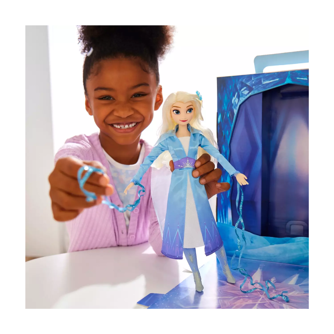 Muñeca Disney Store Elsa Frozen 2 con ropa y accesorios4
