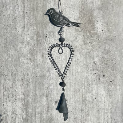 Cuelga pájaro y campana metal