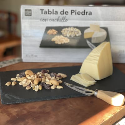 Tabla de Piedra con cuchillo