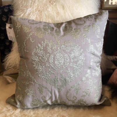 Cojin Gris Brillo Pottery Barn