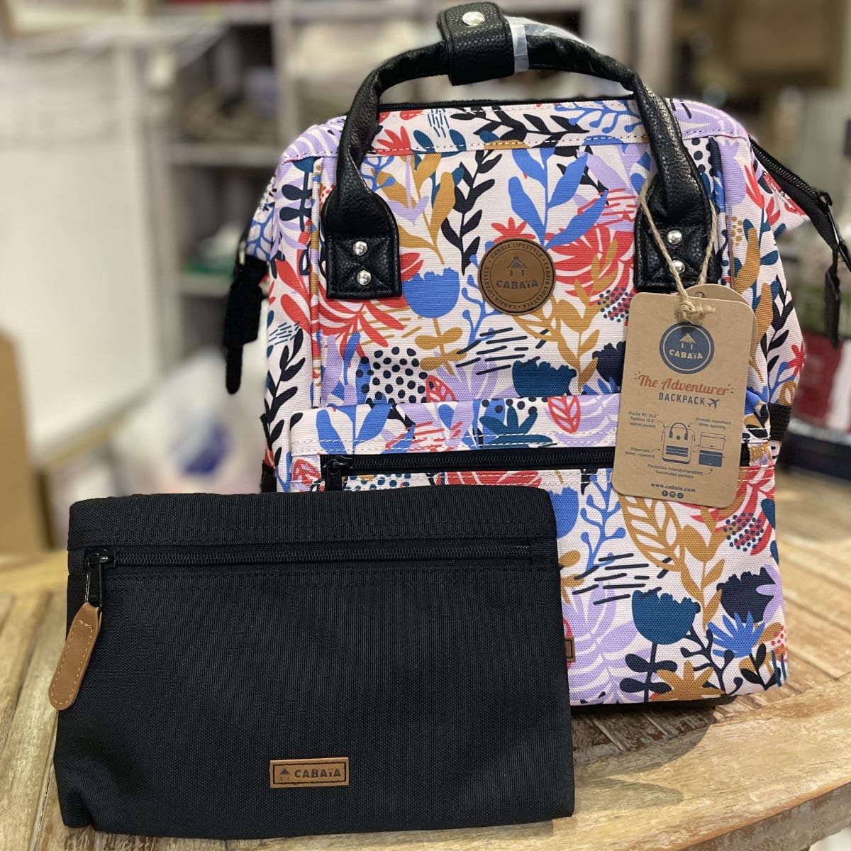 Mochila Black Graphic Flower1