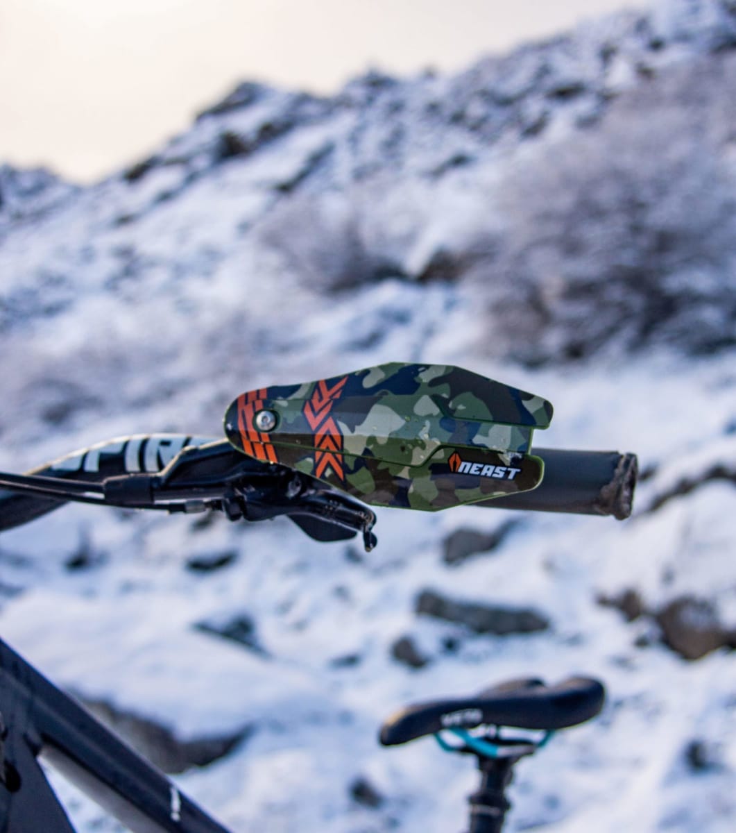 Cubre Puños Neast Edition Team-021