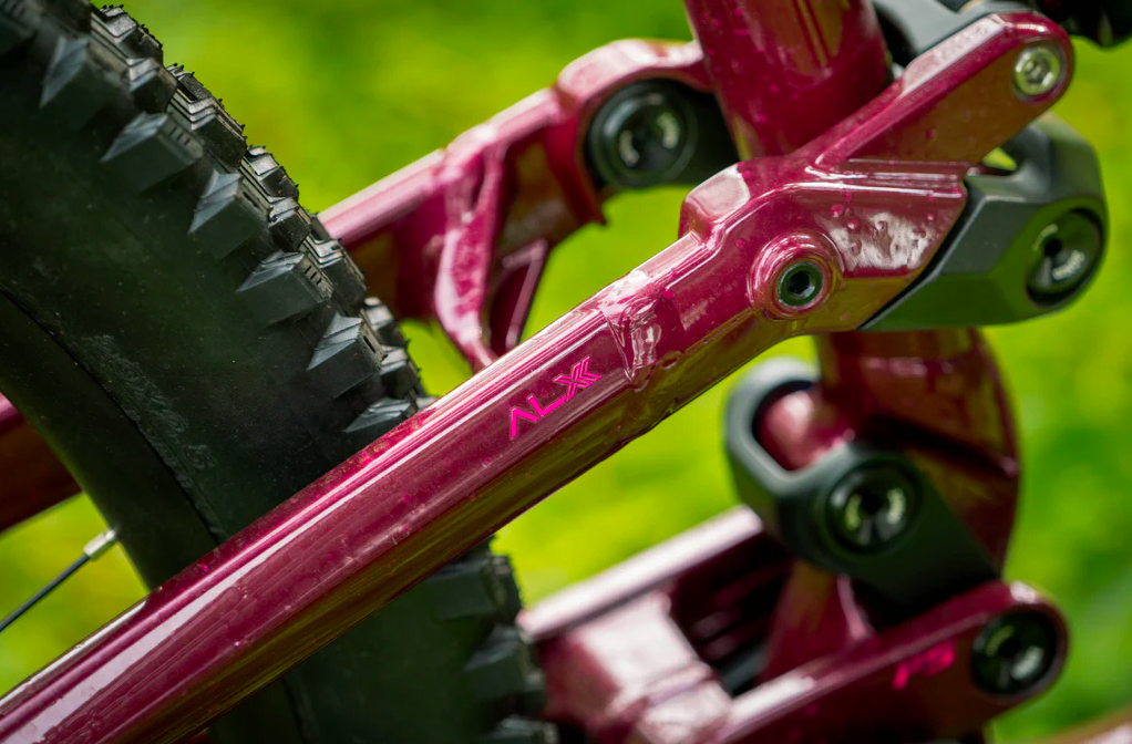 Bicicleta Polygon Collosus N9 Purple 202510