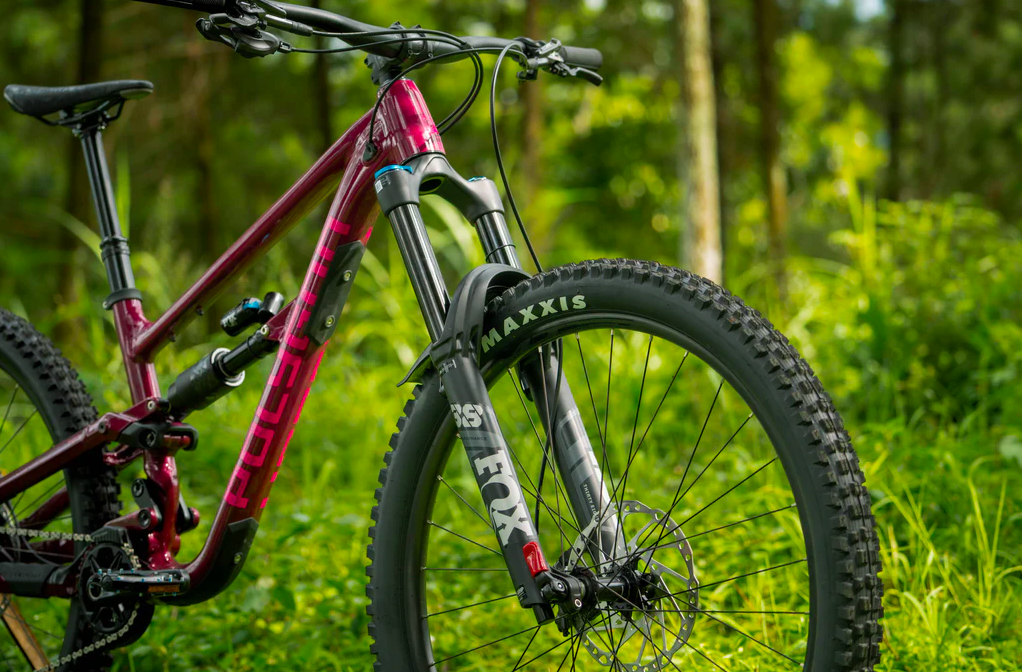 Bicicleta Polygon Collosus N9 Purple 2025 | RIDER ZONE