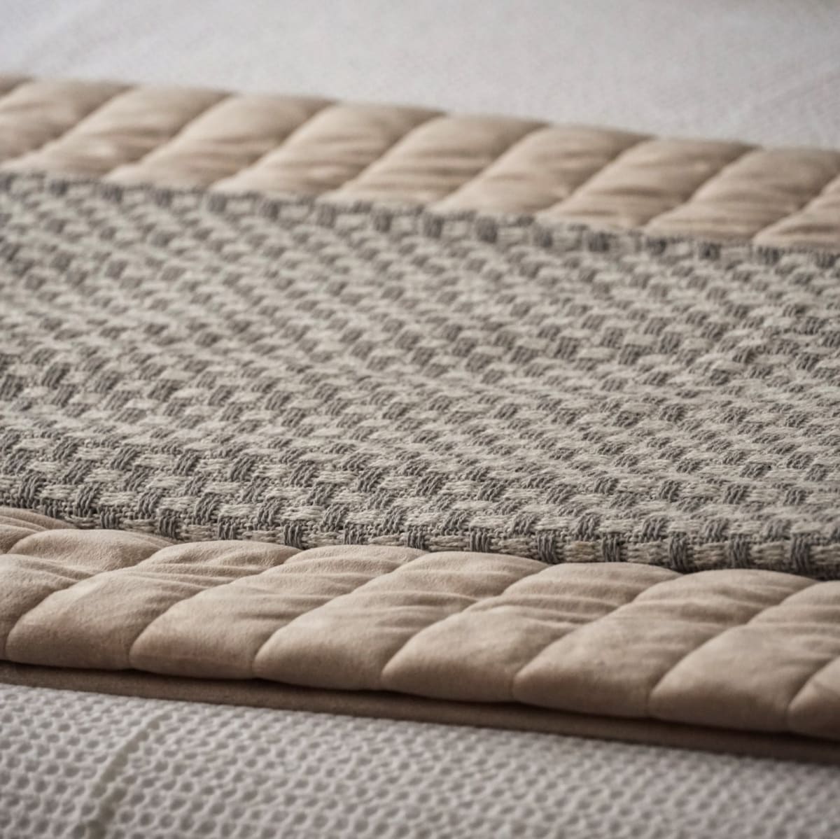 Cubrecama Velvet Beige6