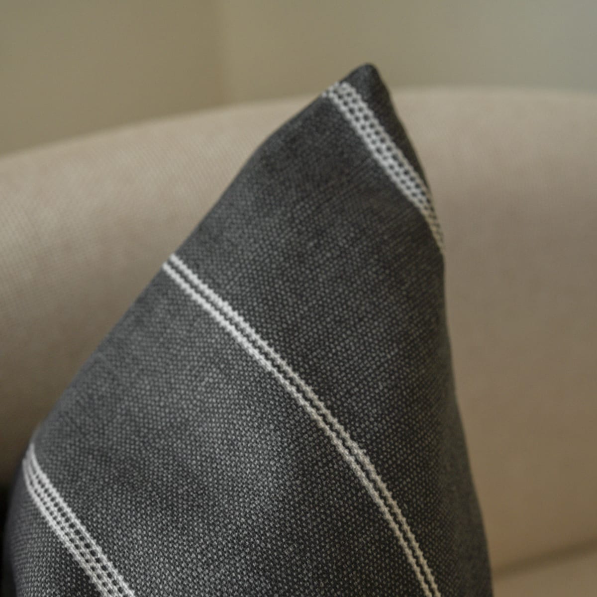 Funda de Cojín Natural Black18