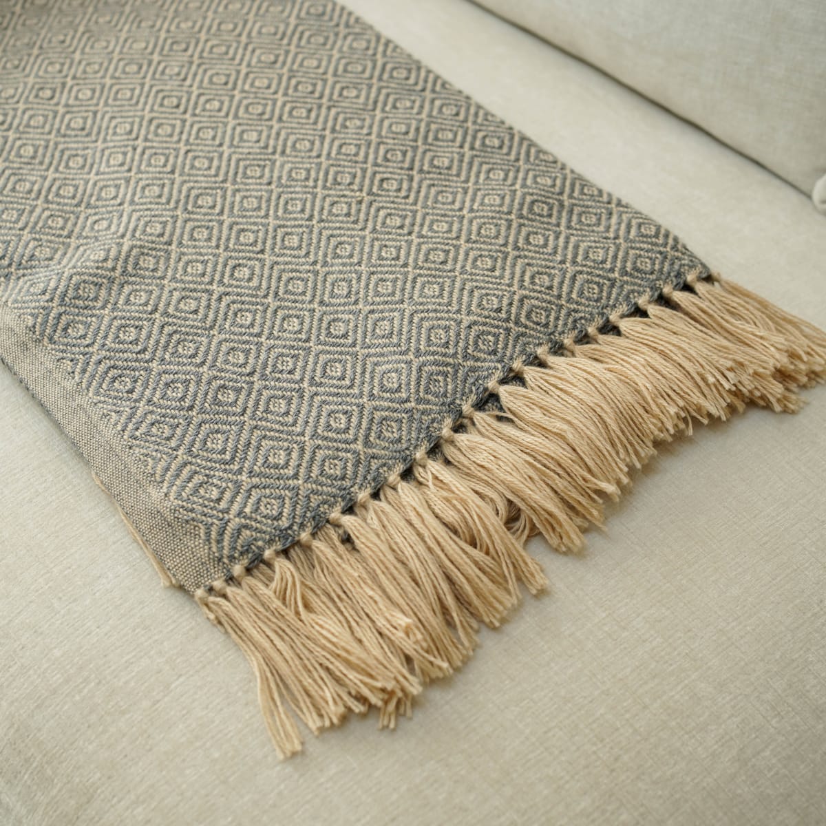 Manta Rombos CharcoalBrown1