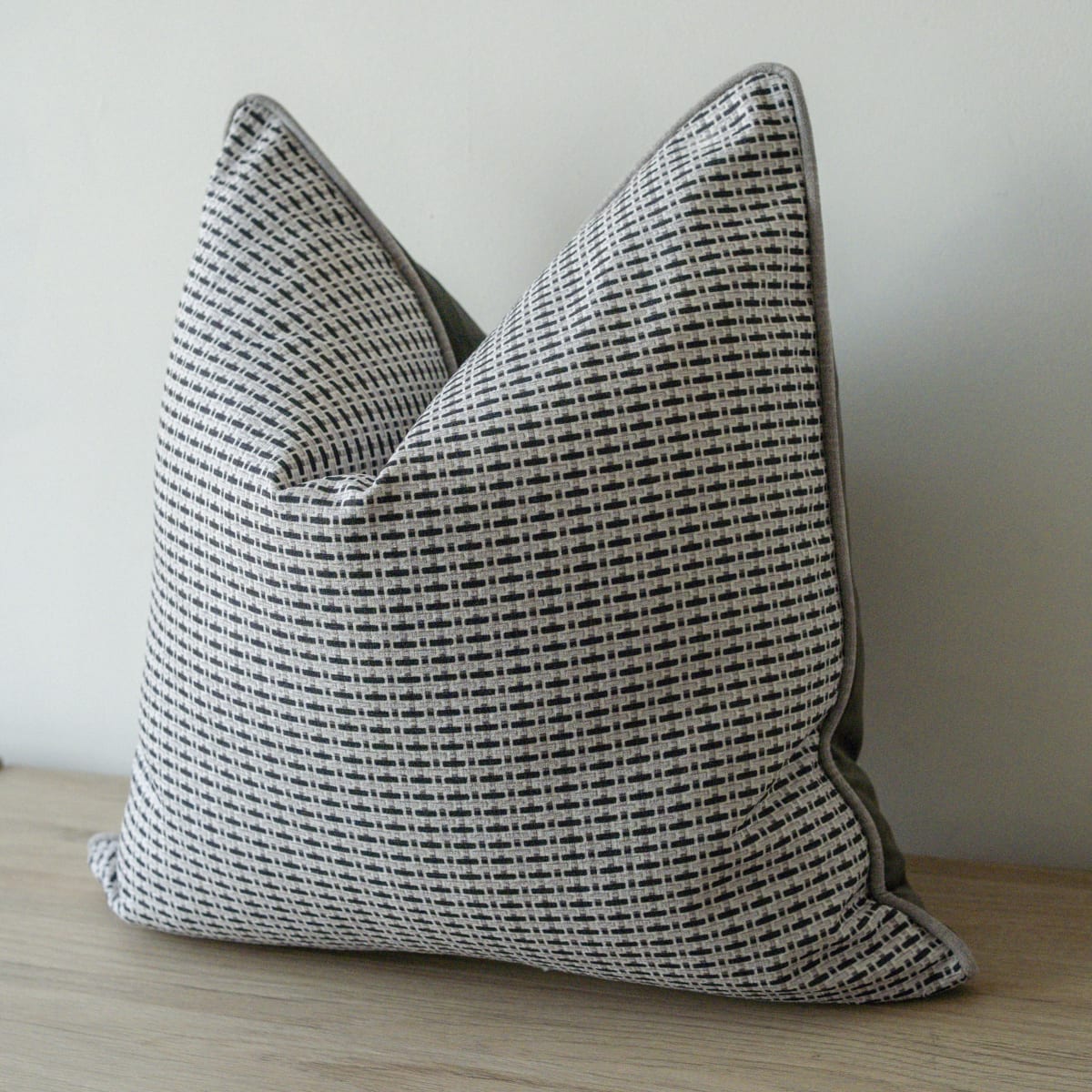 Funda de Cojín Elisa Charcoal8