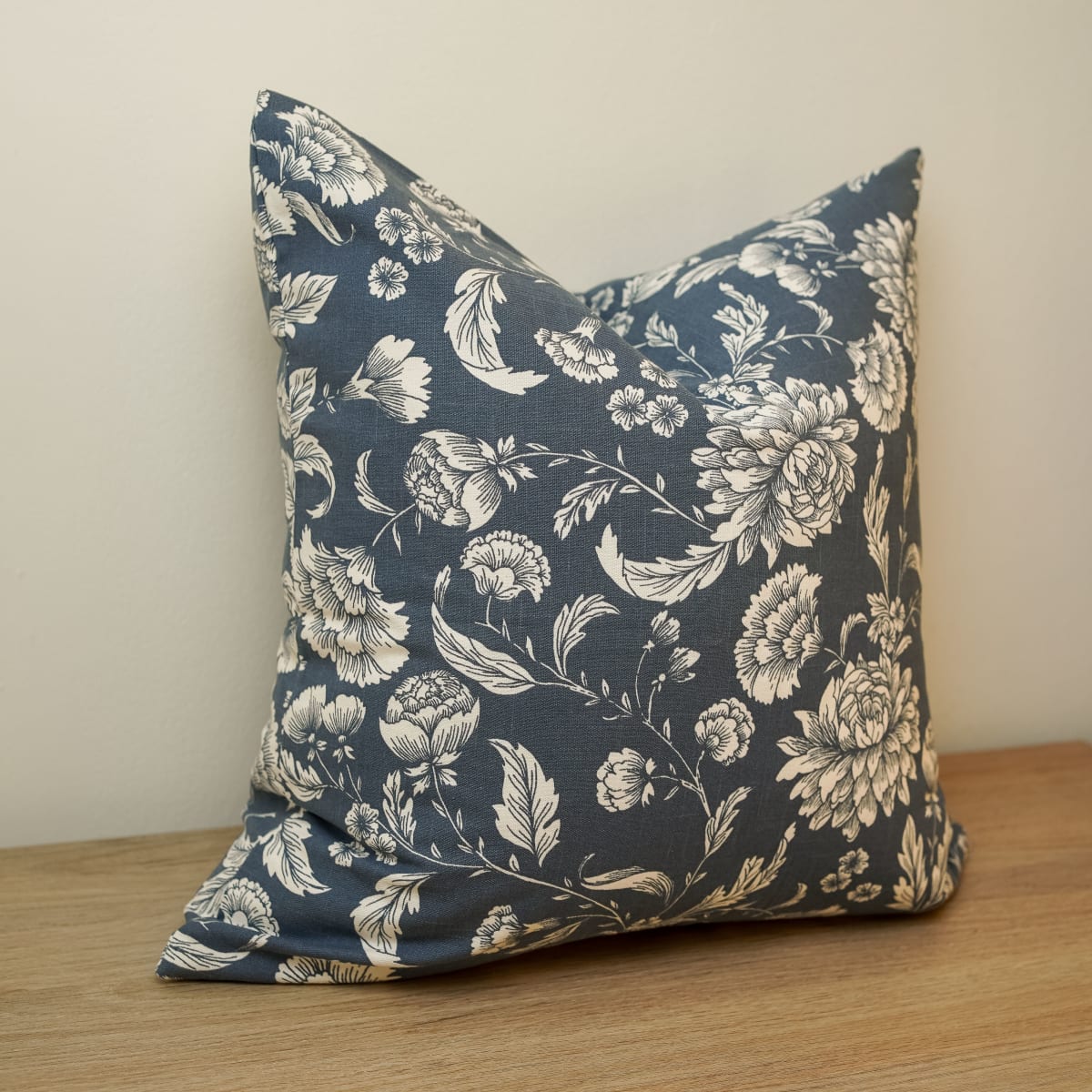 Funda de Cojin Flores Azules3