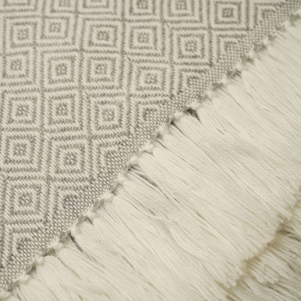 Manta Rombos Gris Plata3