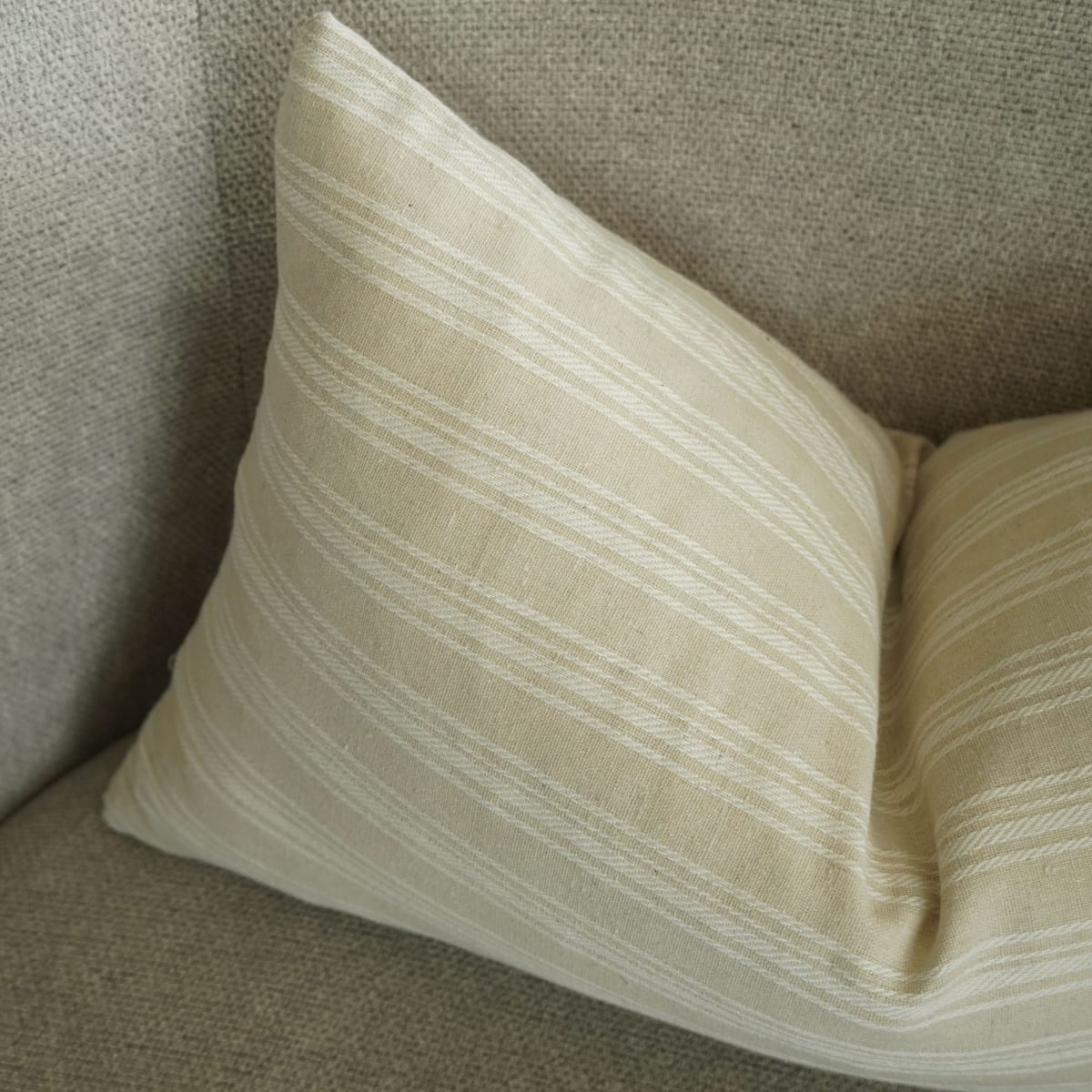 Funda de Cojín Rayas Amanda Natural Rectangular2