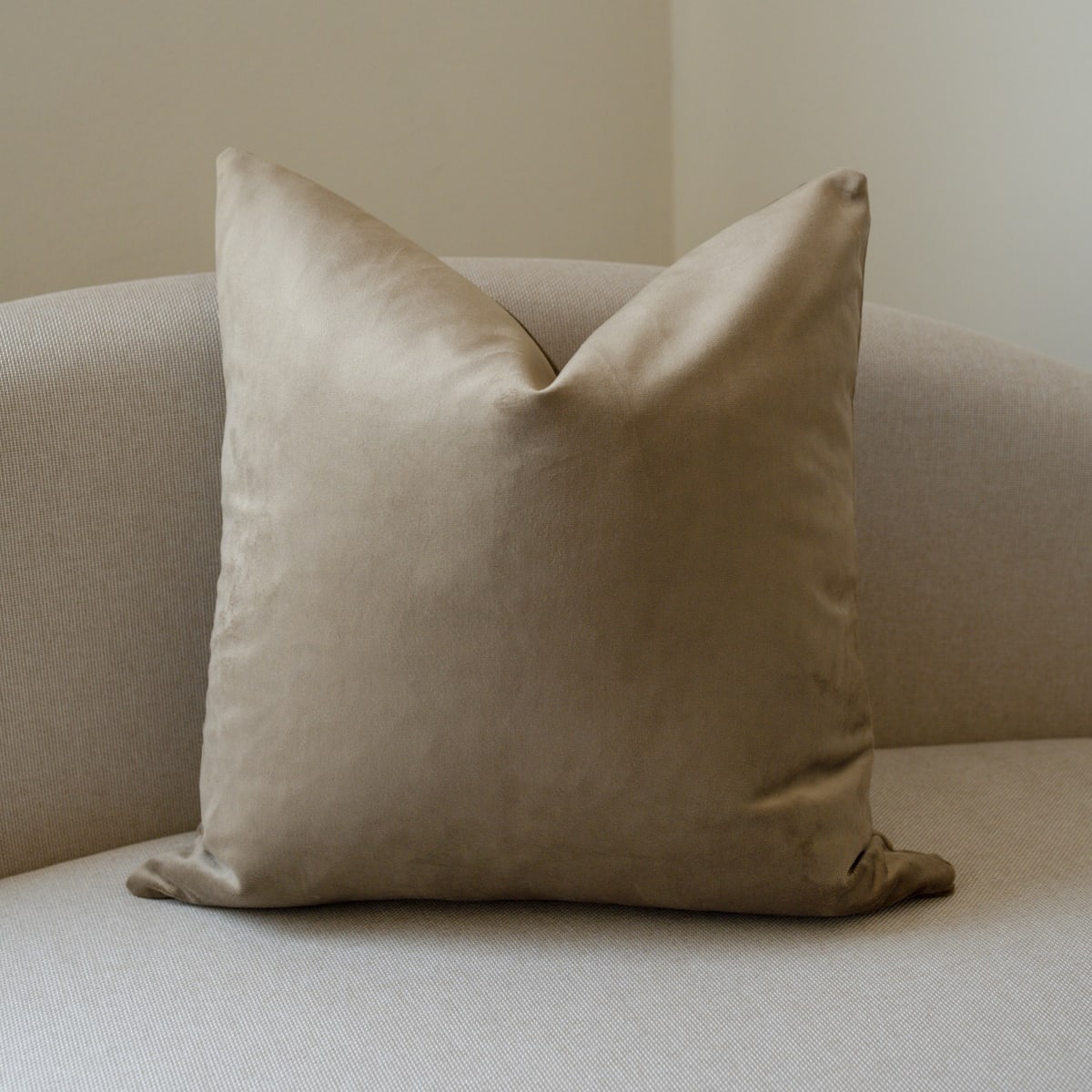 Funda de Cojin Terciopelo Bronce1