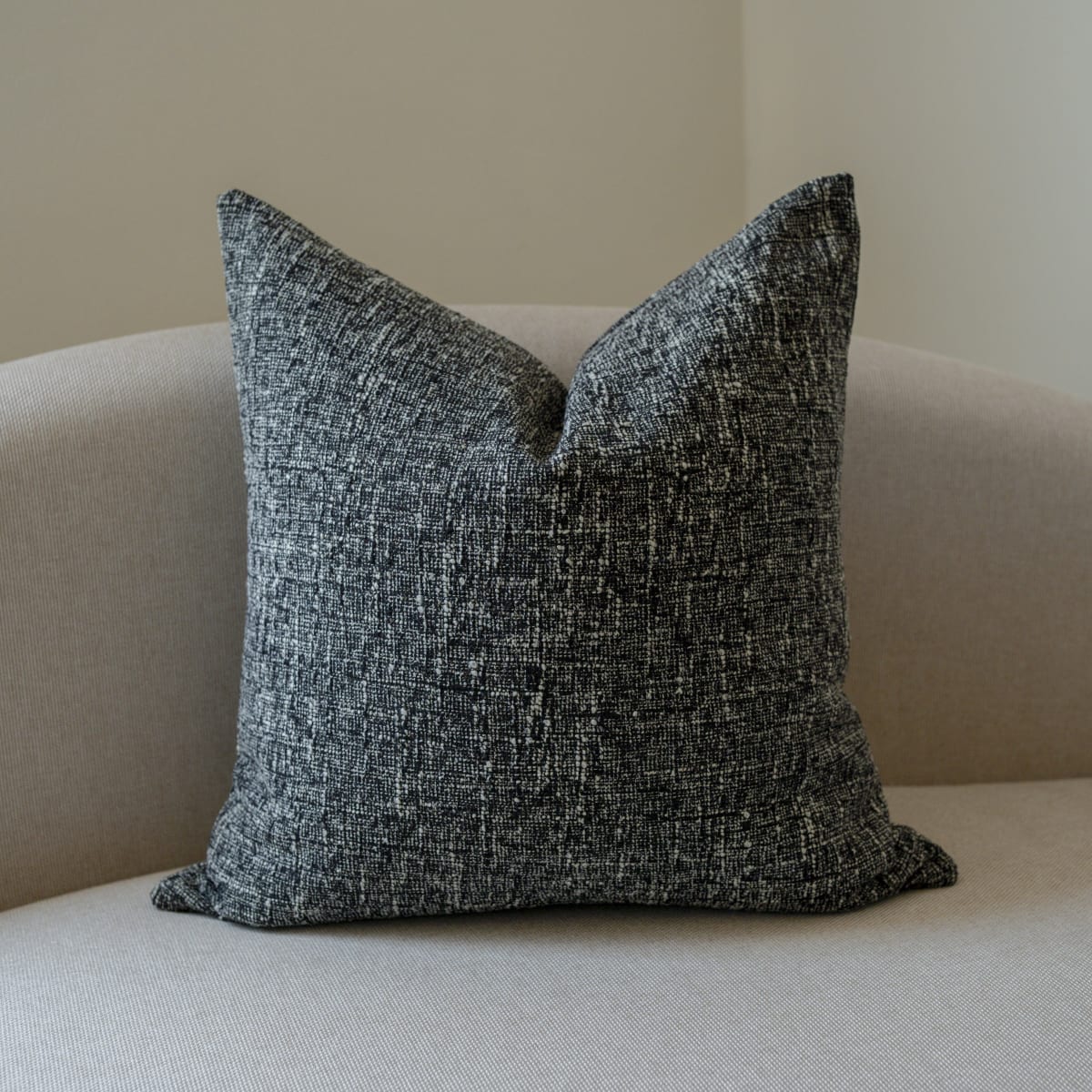 Funda de Cojín Camila Negro1