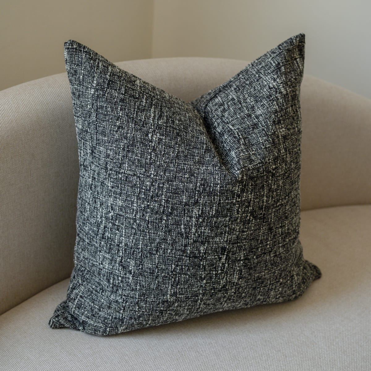 Funda de Cojín Camila Negro2