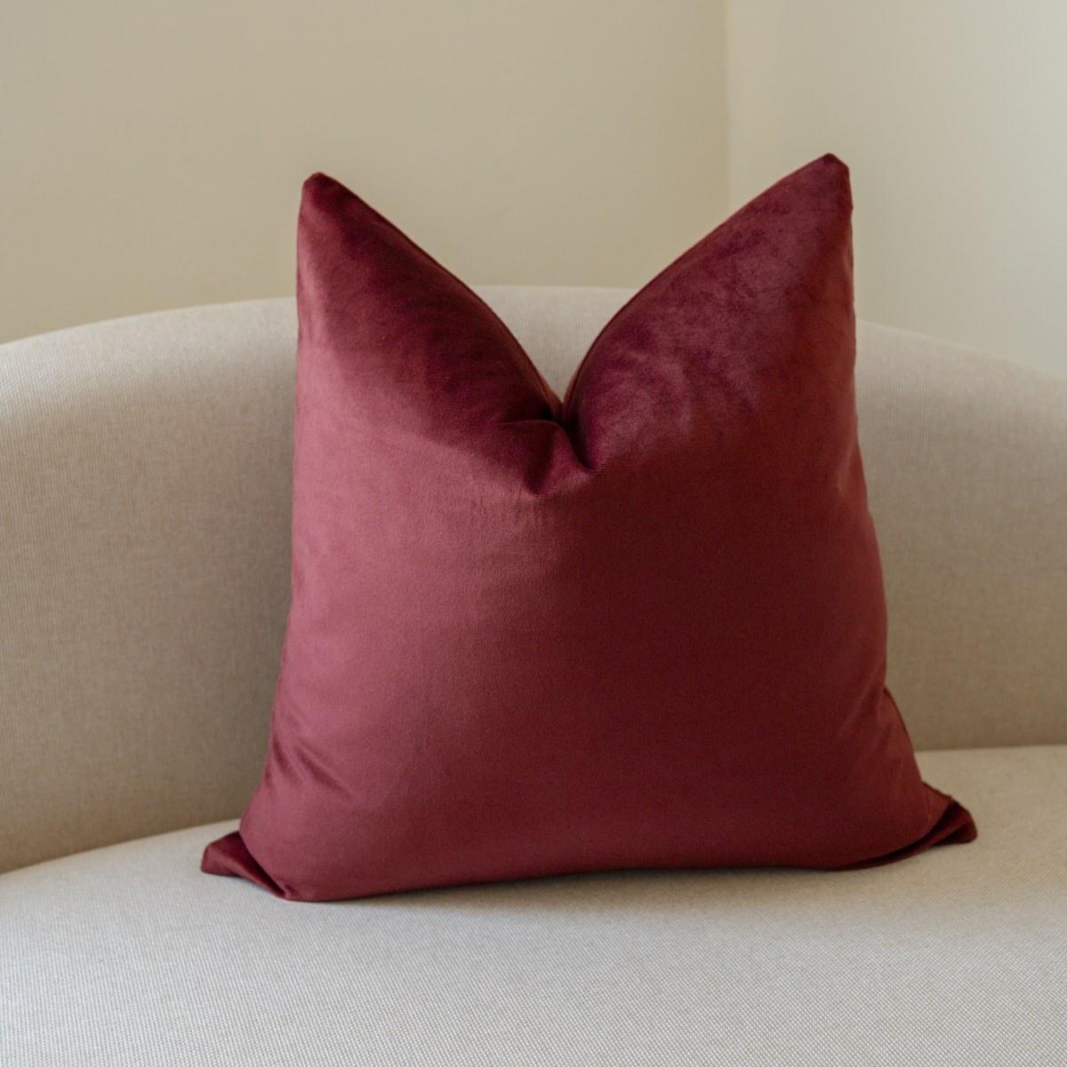 Funda de Cojín Terciopelo Vino1