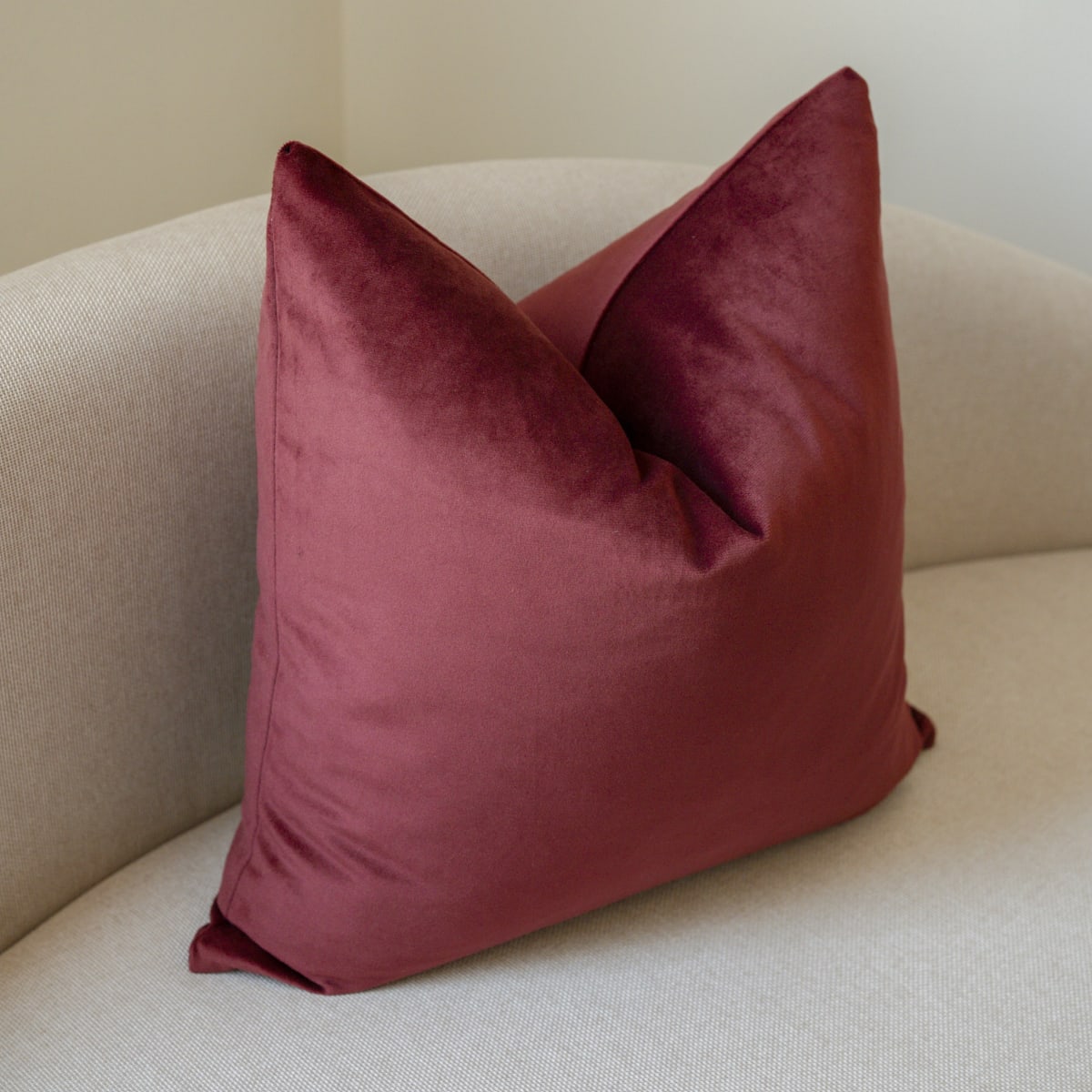 Funda de Cojín Terciopelo Vino2