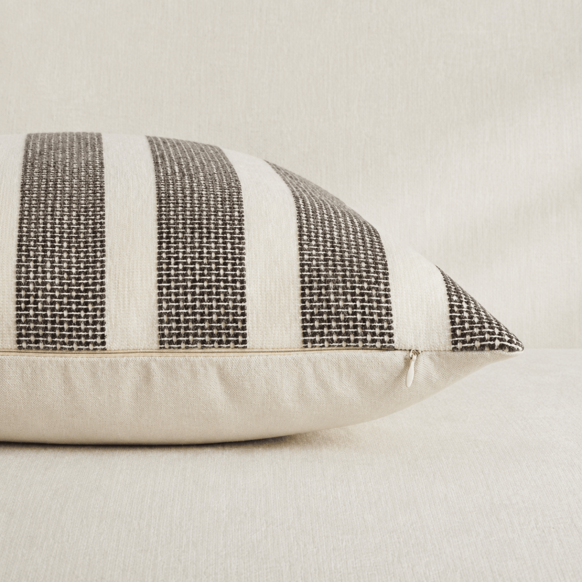 Funda de Cojín Stripe Gris3