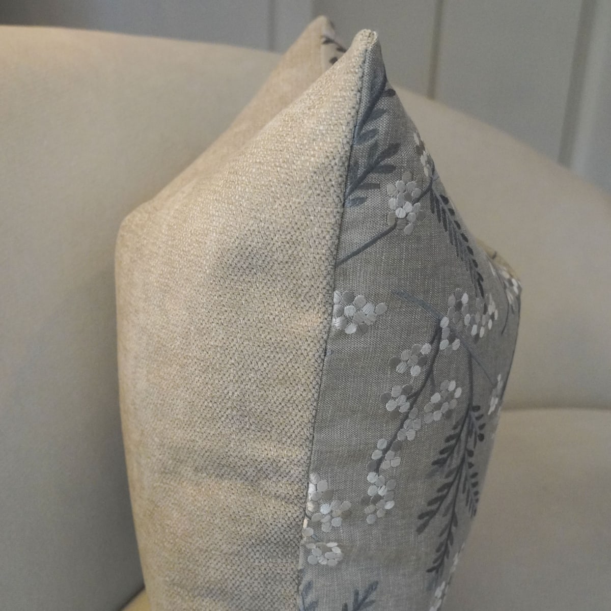 Funda de Cojín Blossom Gris2