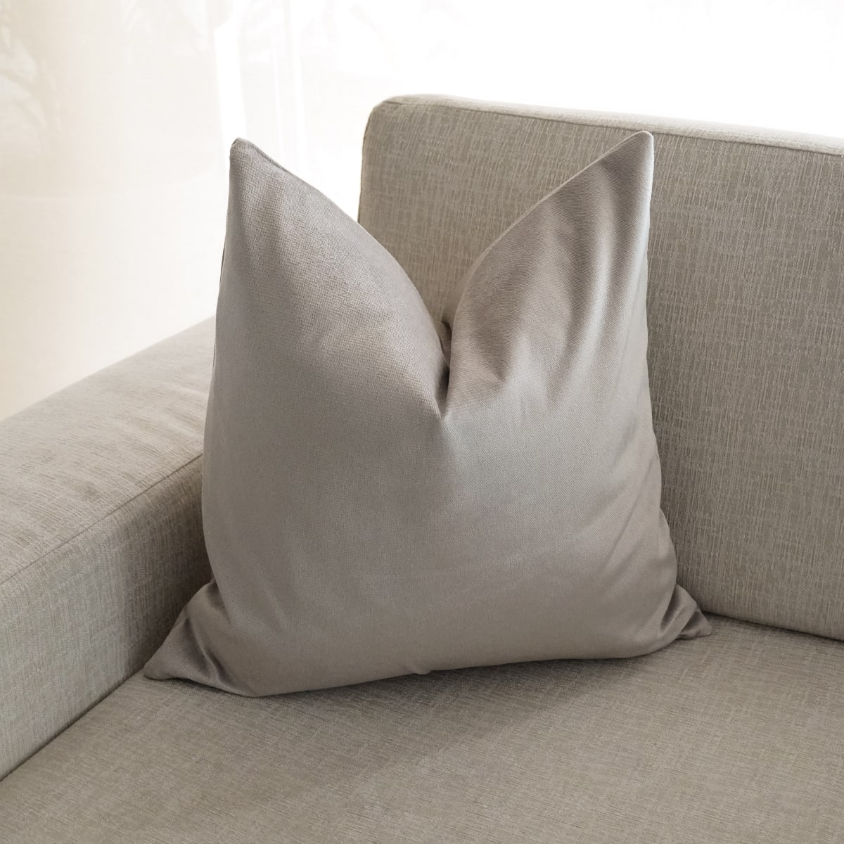 Funda de Cojín Terciopelo Taupe2