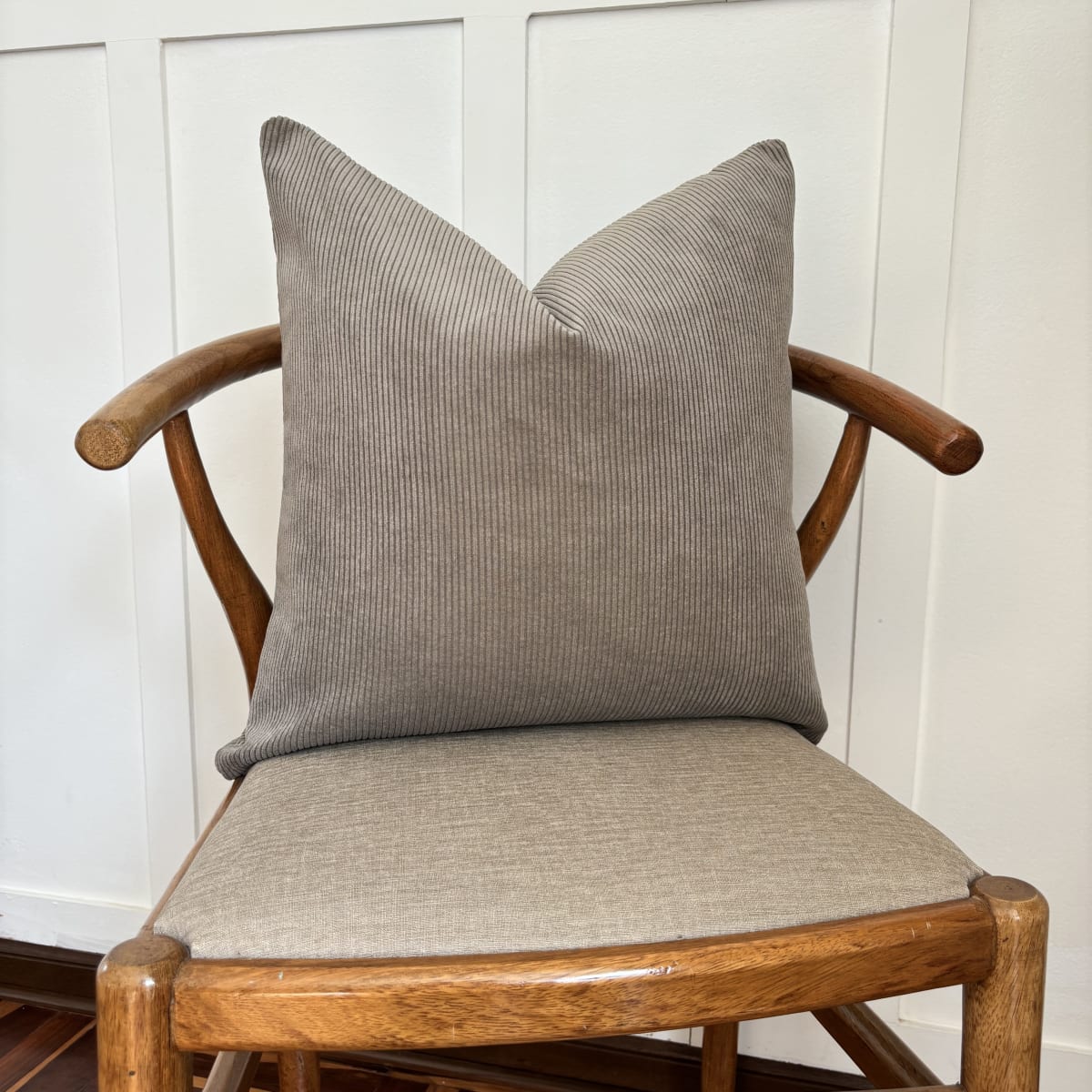 Funda de Cojín Ivy Topo1