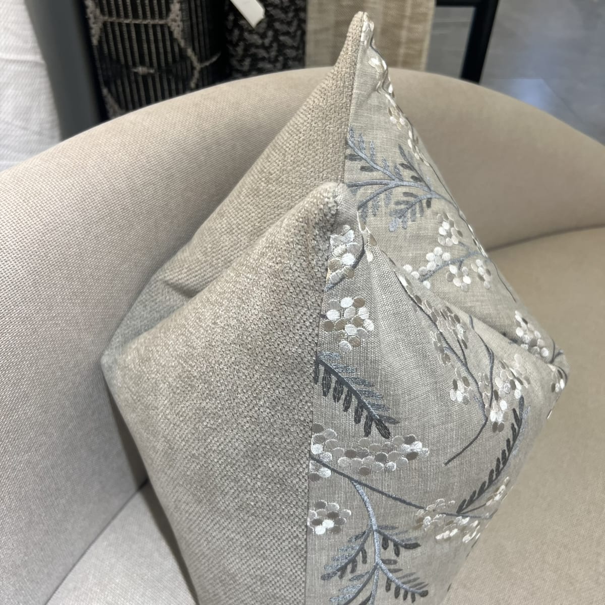 Funda de Cojín Blossom Gris6