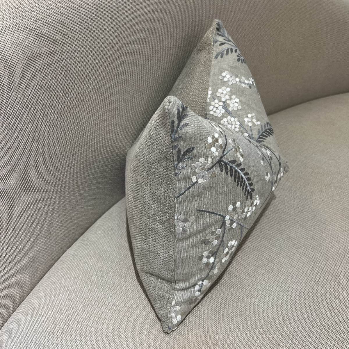 Funda de Cojín Blossom Gris Rectangular5