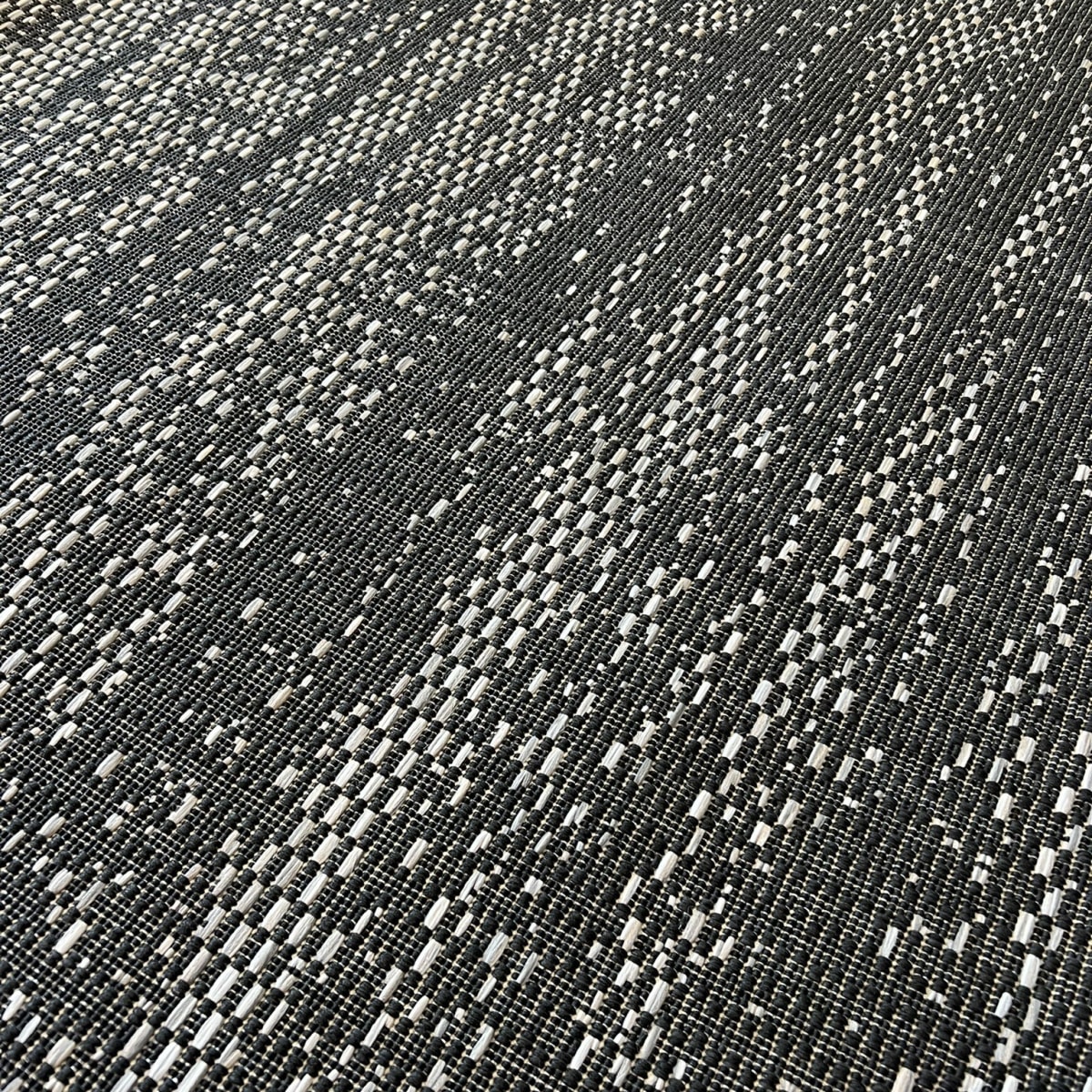 Alfombra Dot Black 3305