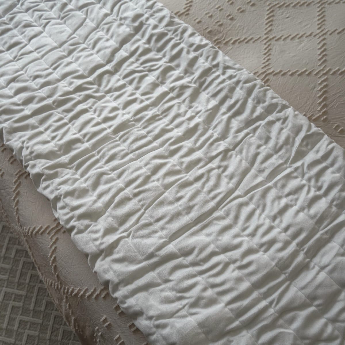 Cubrecama Velvet Blanco4