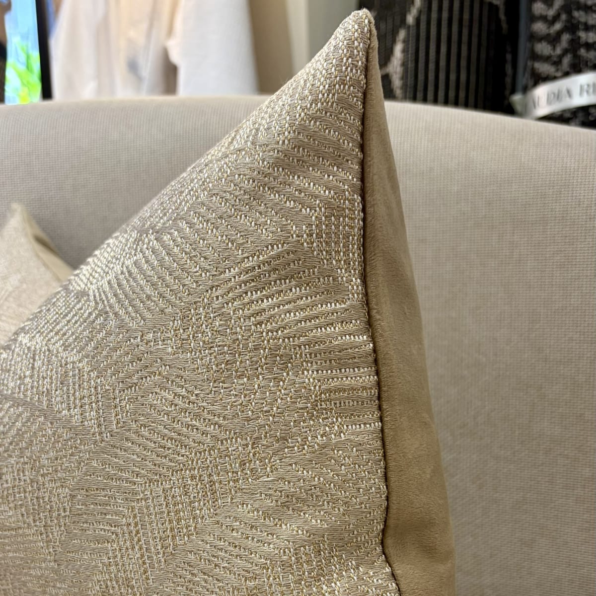 Funda de Cojín Hojas Satin Beige Rectangular3