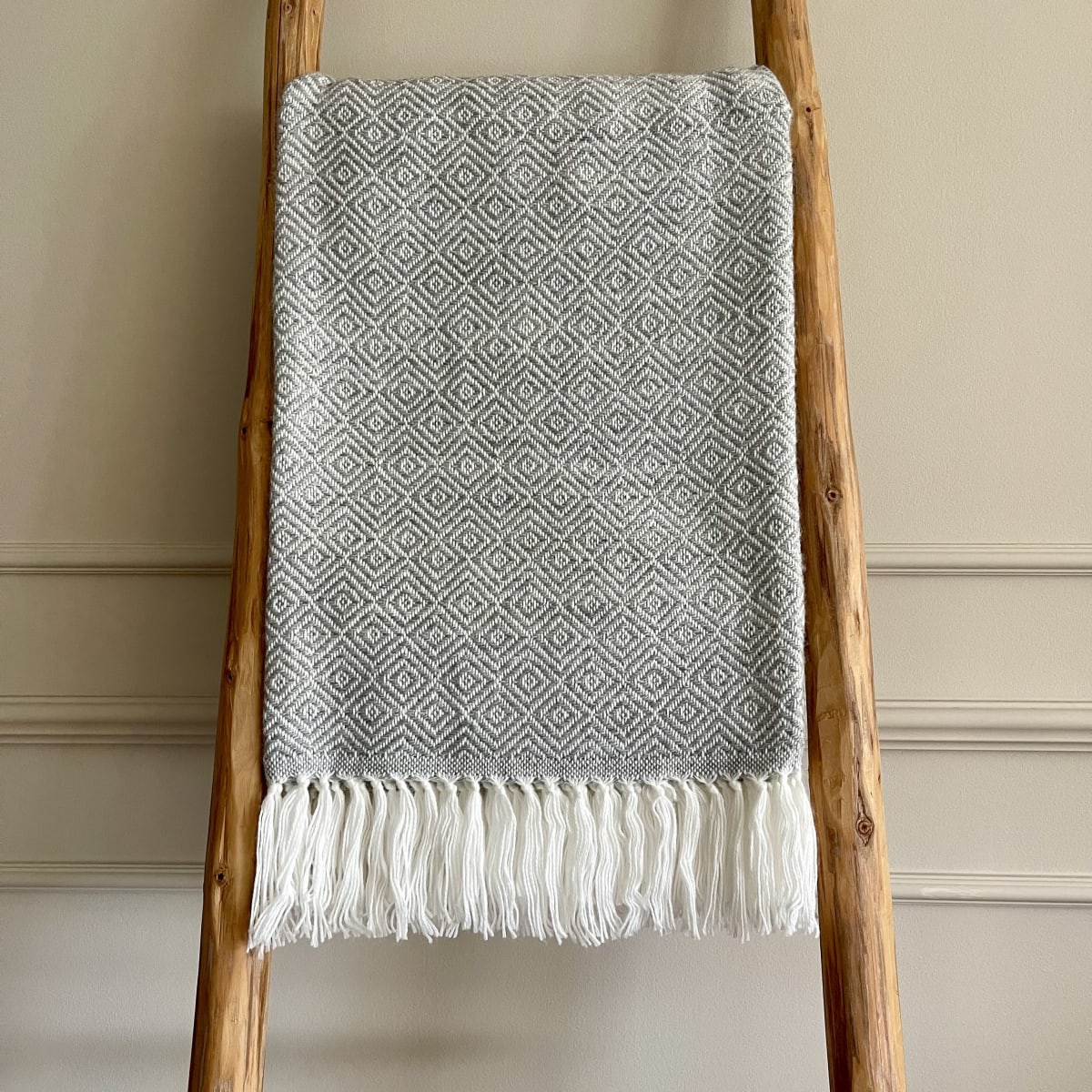 Manta Rombos Gris Plata5