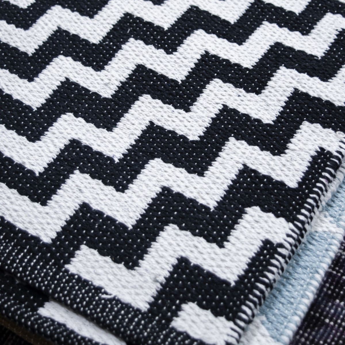 Alfombra ZigZag Black2