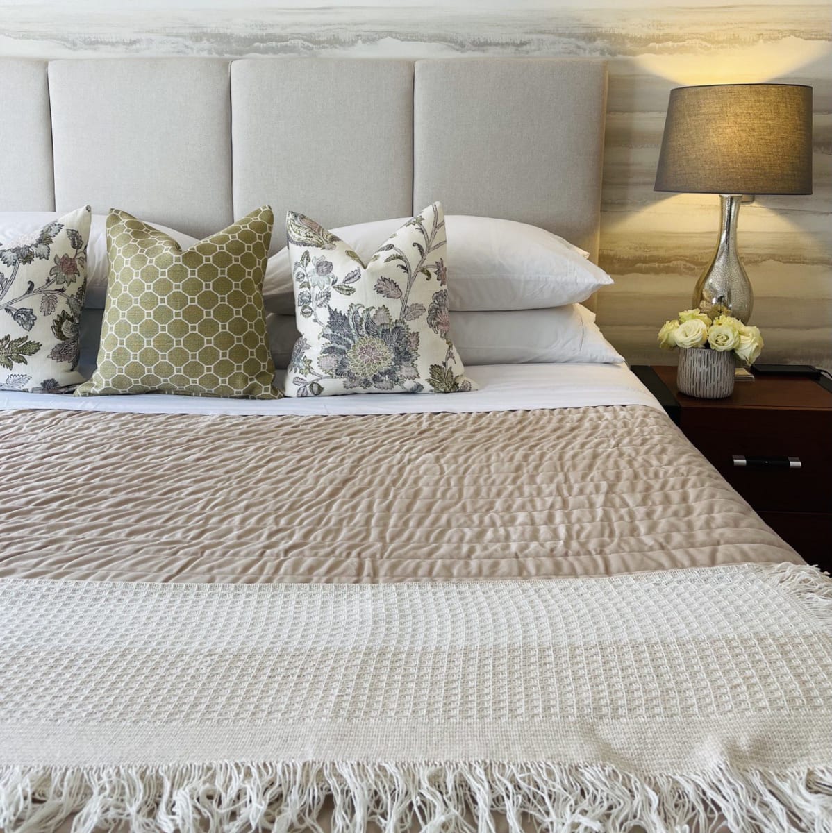 Cubrecama Velvet Beige2