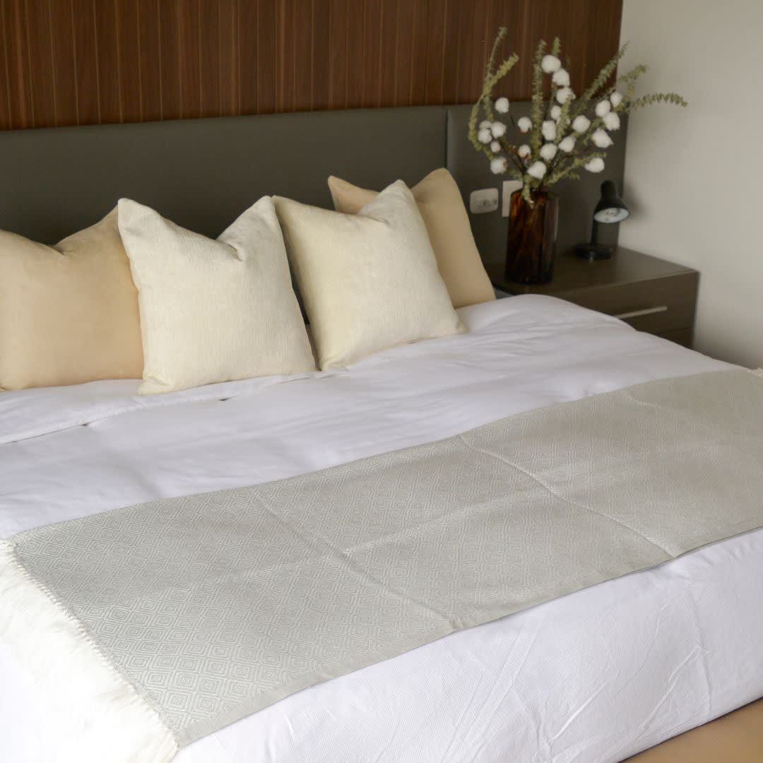 Manta Rombos Gris Plata10