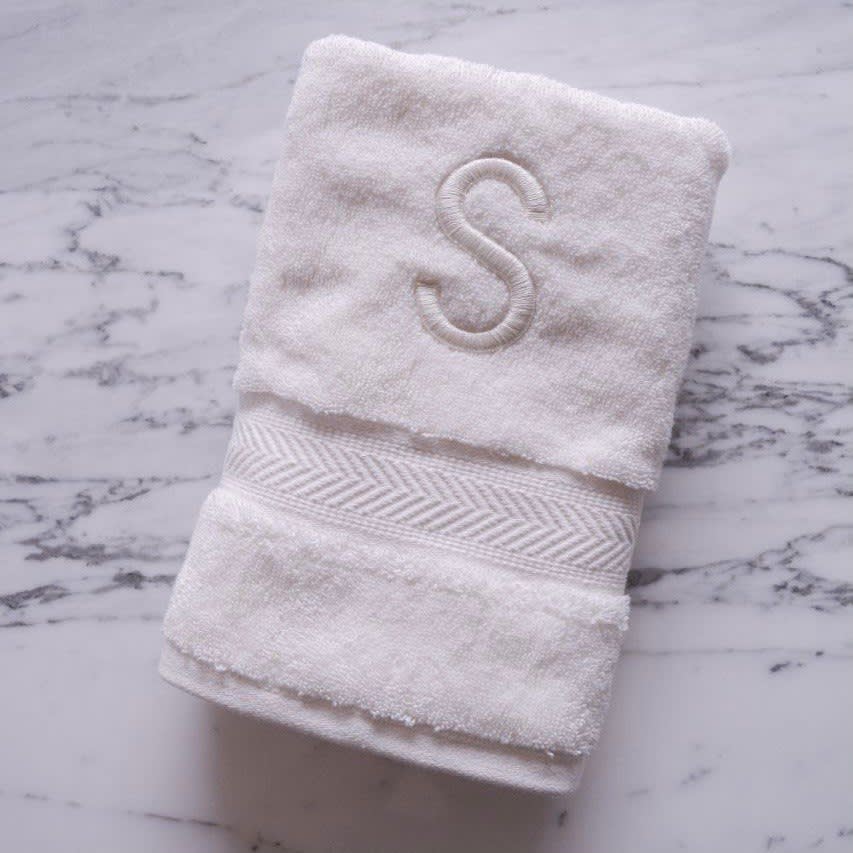 Toalla de Mano Bordado Alto Relieve1