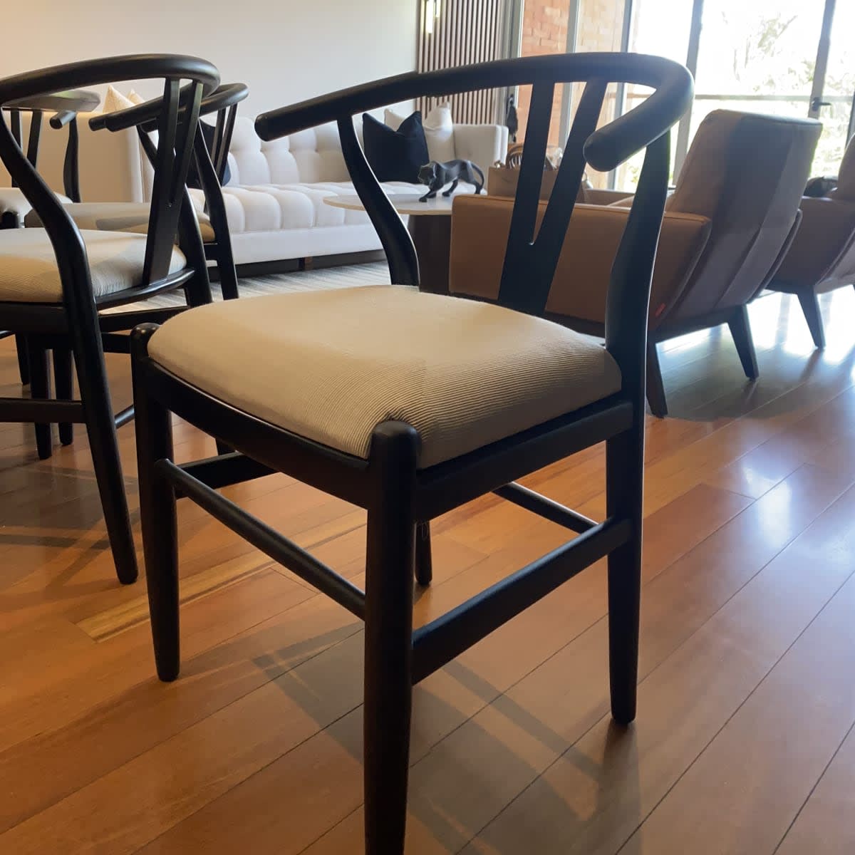 Silla Wishbone Madera Negra2