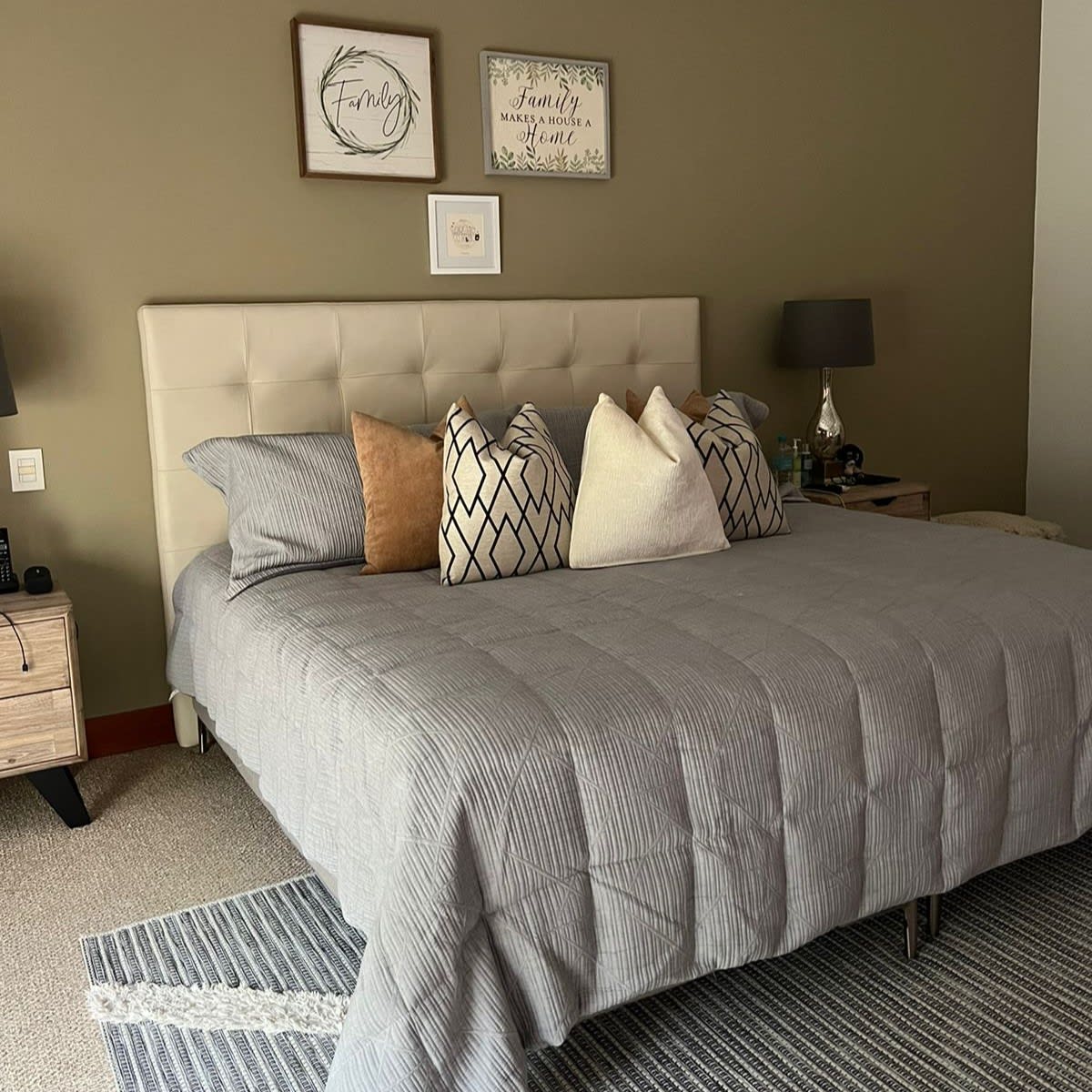 Cubrecama Naela Gris1